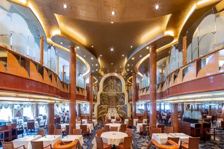 Queen Elizabeth - Britannia Club Restaurant