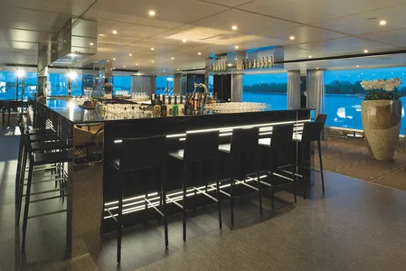 Emerald Sky und Emerald Sun - Horizon Bar & Lounge