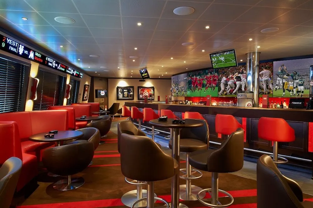 Carnival Horizon- SkyBox Sportsbar