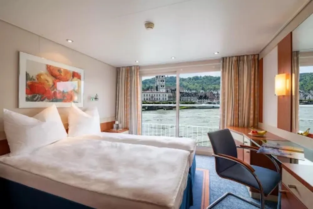CELINA - 2-Bett-Kabine Mitteldeck mit französischem Balkon Vollpension