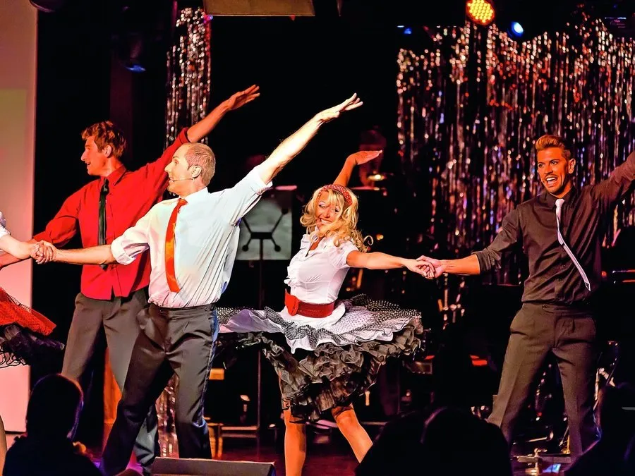 Ms Amadea Atlantik Show Lounge