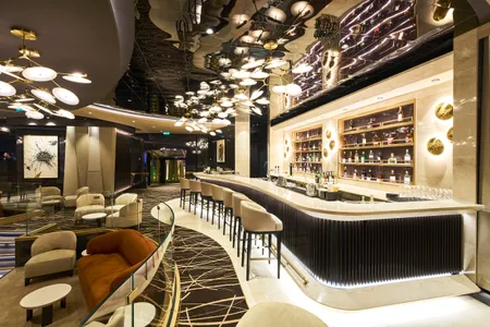 EXPLORA 2 - Journeys Lounge Bar