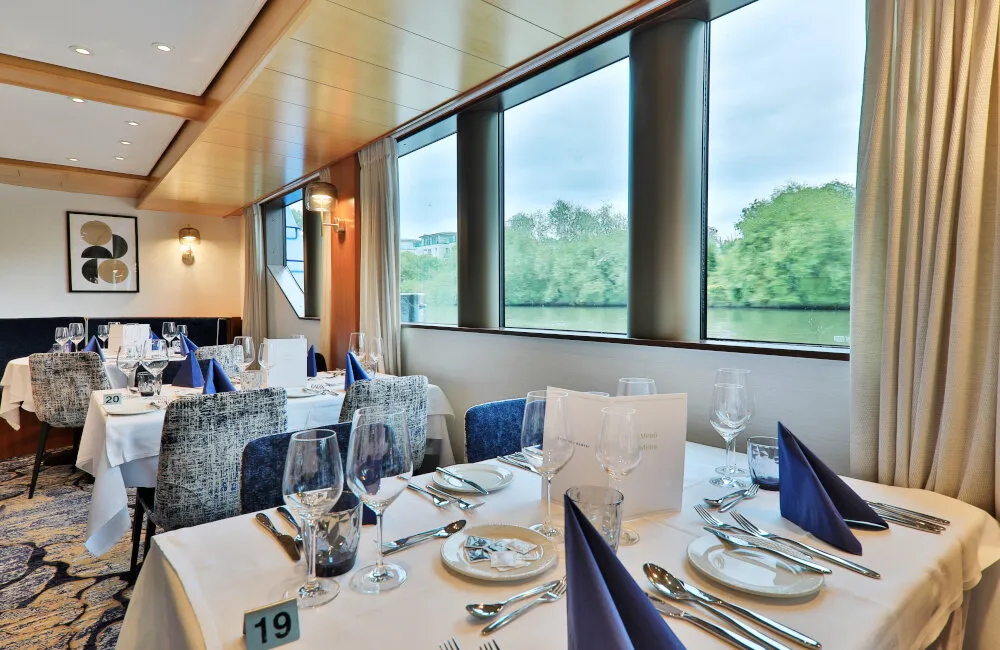 MS VIVA TIARA- Restaurant
