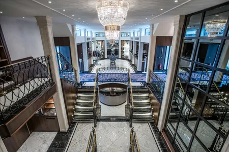VIVA MOMENTS Lobby