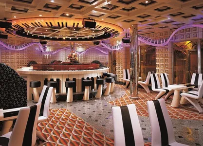Carnival Horizon- Piano Bar 88