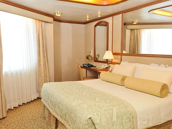 Caribbean/Emerald/Ruby/Crown Princess - Owner Suite