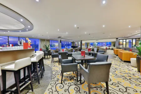 MS VistaNeo Panoramalounge & Bar