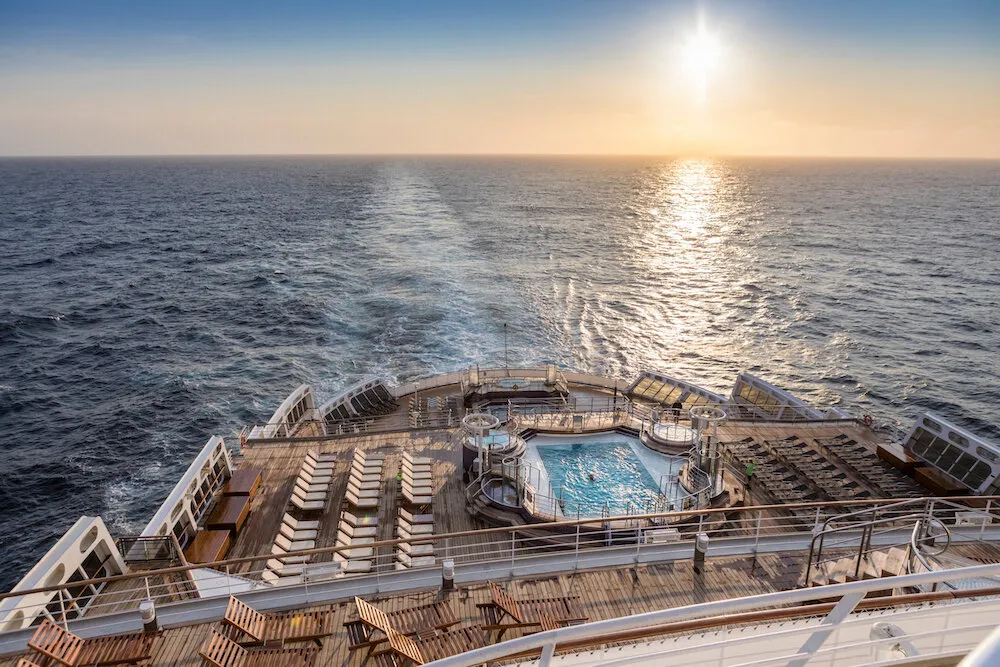 Queen Mary 2- Pool
