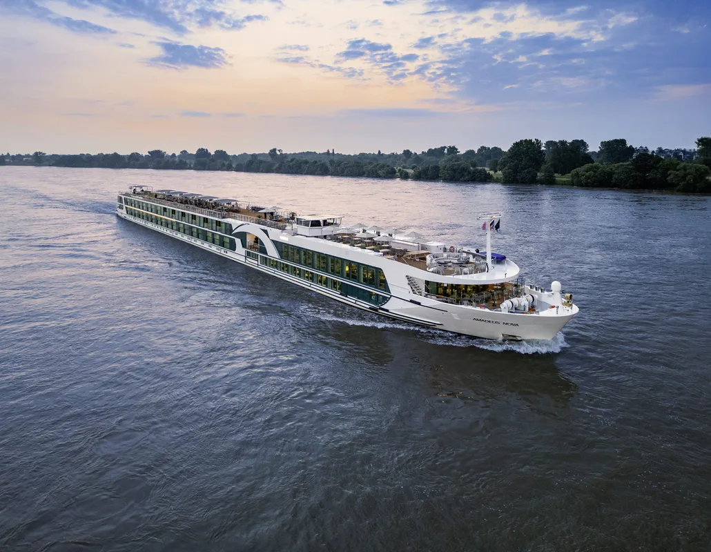 MS Amadeus Nova