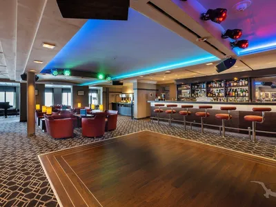 MS Amadea Harry's Bar