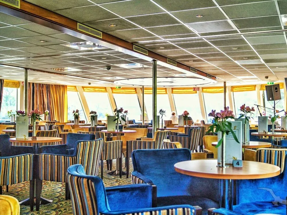 MS Aurelia Panorama-Lounge/Bar