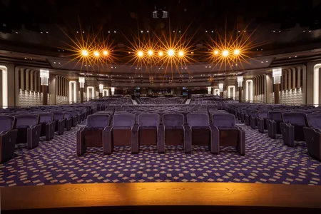 Queen Anne - Royal Court Theater
