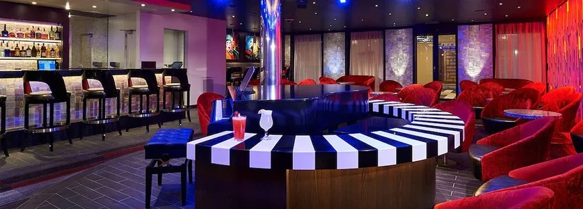 Carnival Freedom- Scott's Piano Bar