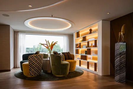 MS Gentleman Lobby