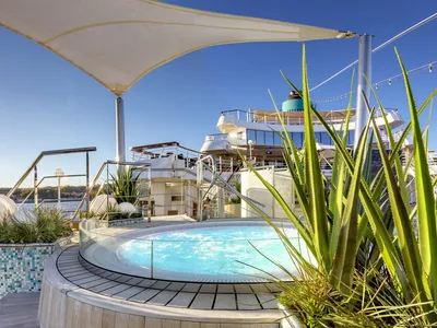 Ms Amadea Whirpool
