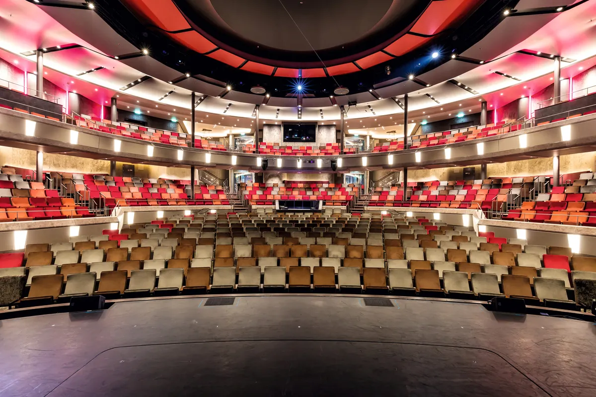 Mein Schiff 6 - Theater