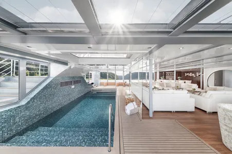 MS Amadeus Amara Indoor-Pool