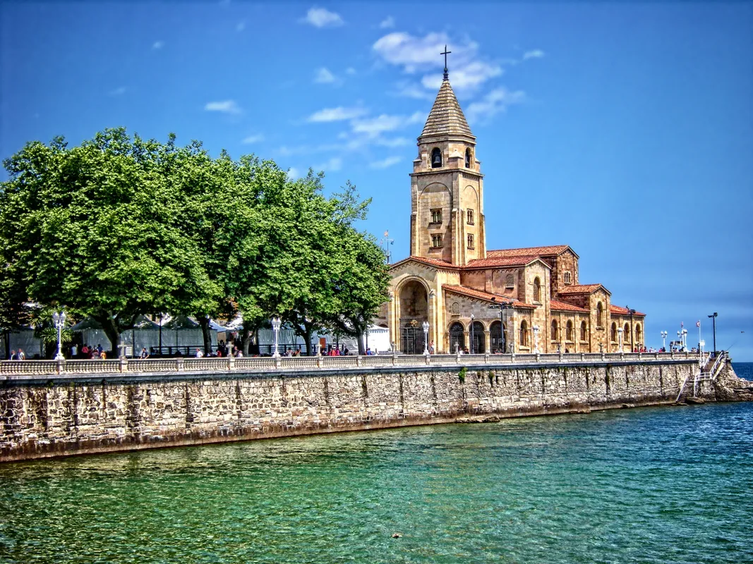 Parroquia San Pedro in Gijón