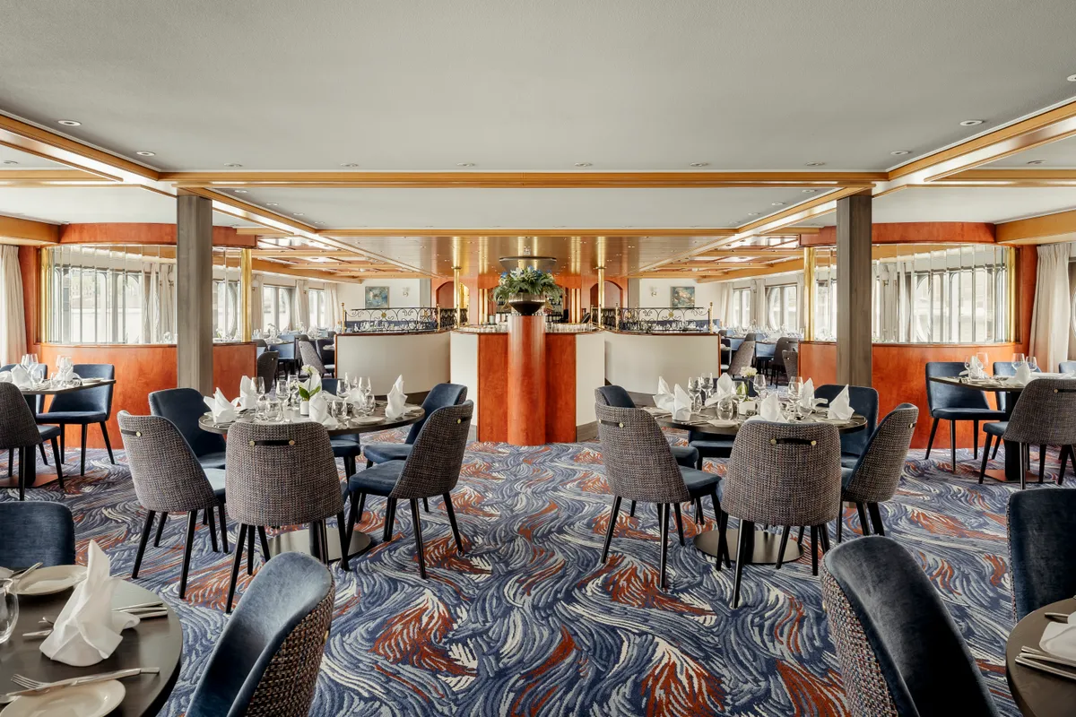 VOYAGE Panorama Restaurant
