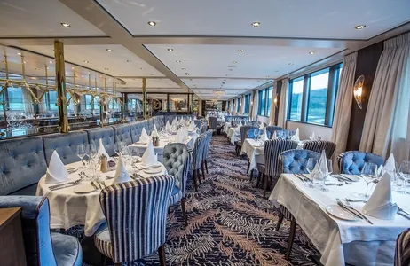 MS VIVA MOMENTS- Restaurant