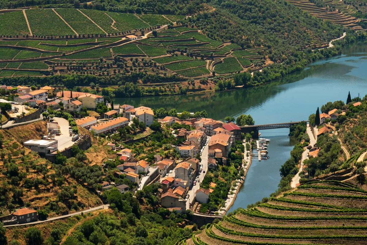 panorama blick auf pinhao (portugal)