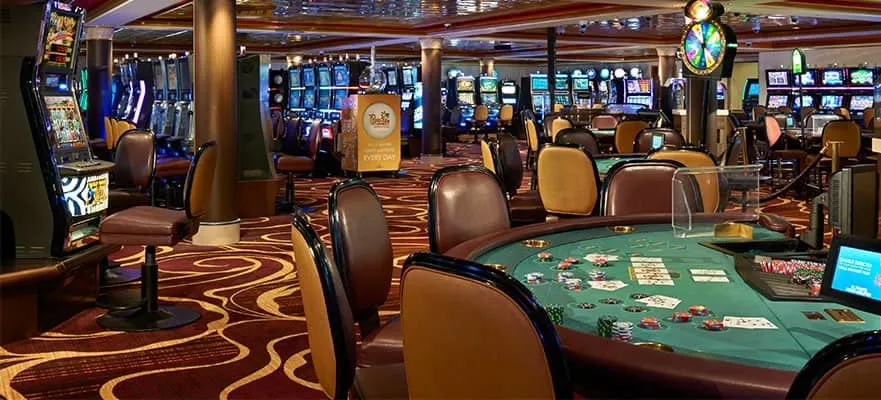 Norwegian Gem- Gem Club Casino Bar