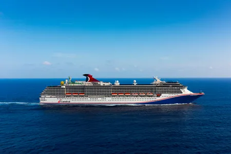 Carnival Miracle auf See