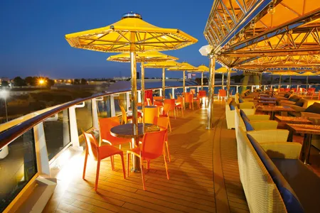 Costa Diadema Teodora Bar