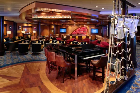 Harmony of the Seas - Schooner Bar