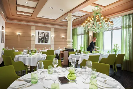 MS Europa 2 Restaurant Serenissima