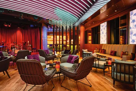 MS Europa 2 Club 2