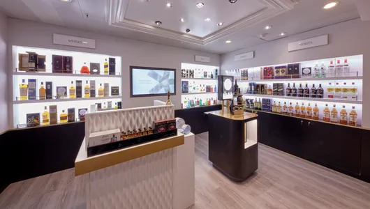 Queen Elizabeth - Shops