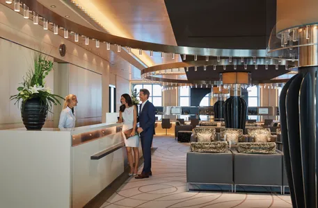 MS Europa 2 Atrium