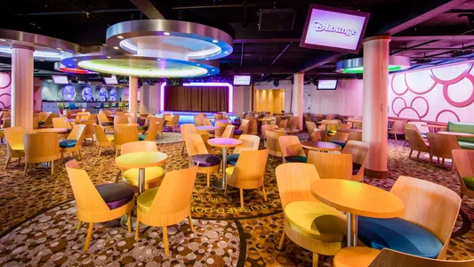 Disney Wonder D-Lounge Family Entertainment