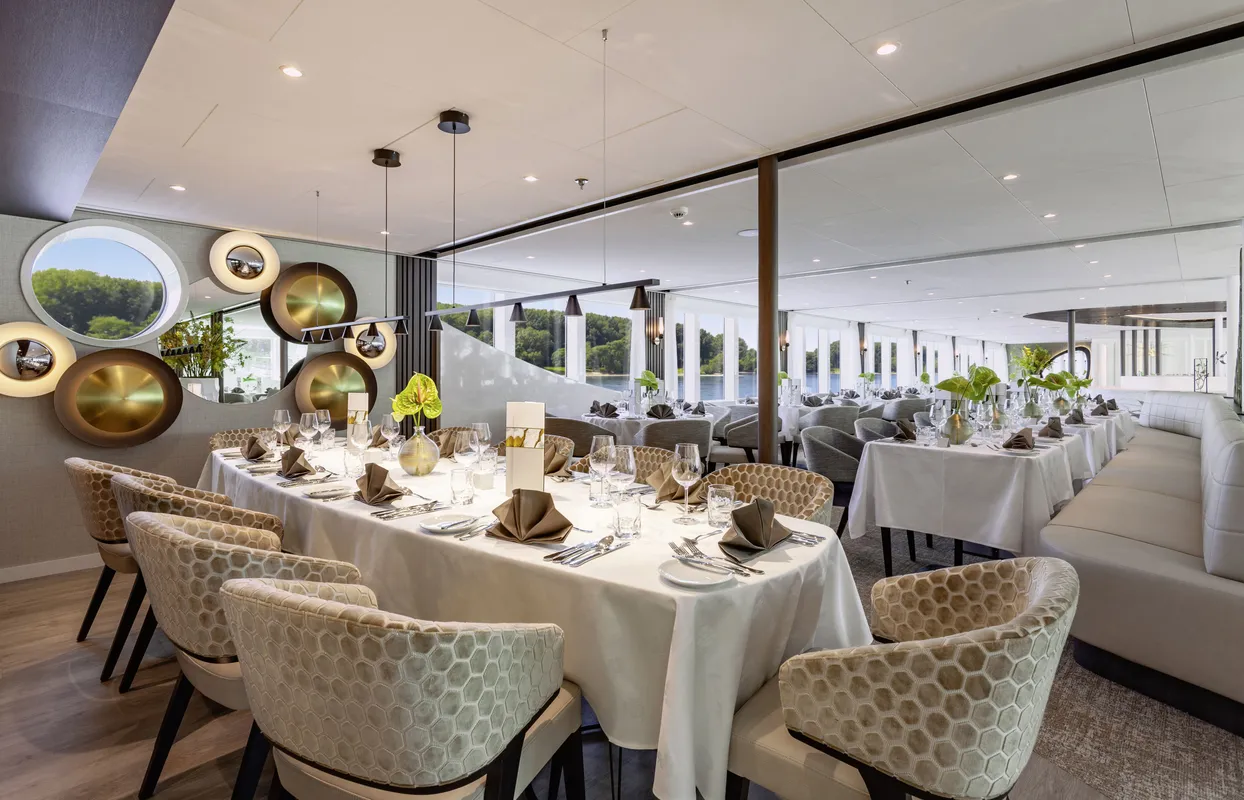 MS Amadeus Cara - Panorama Restaurant