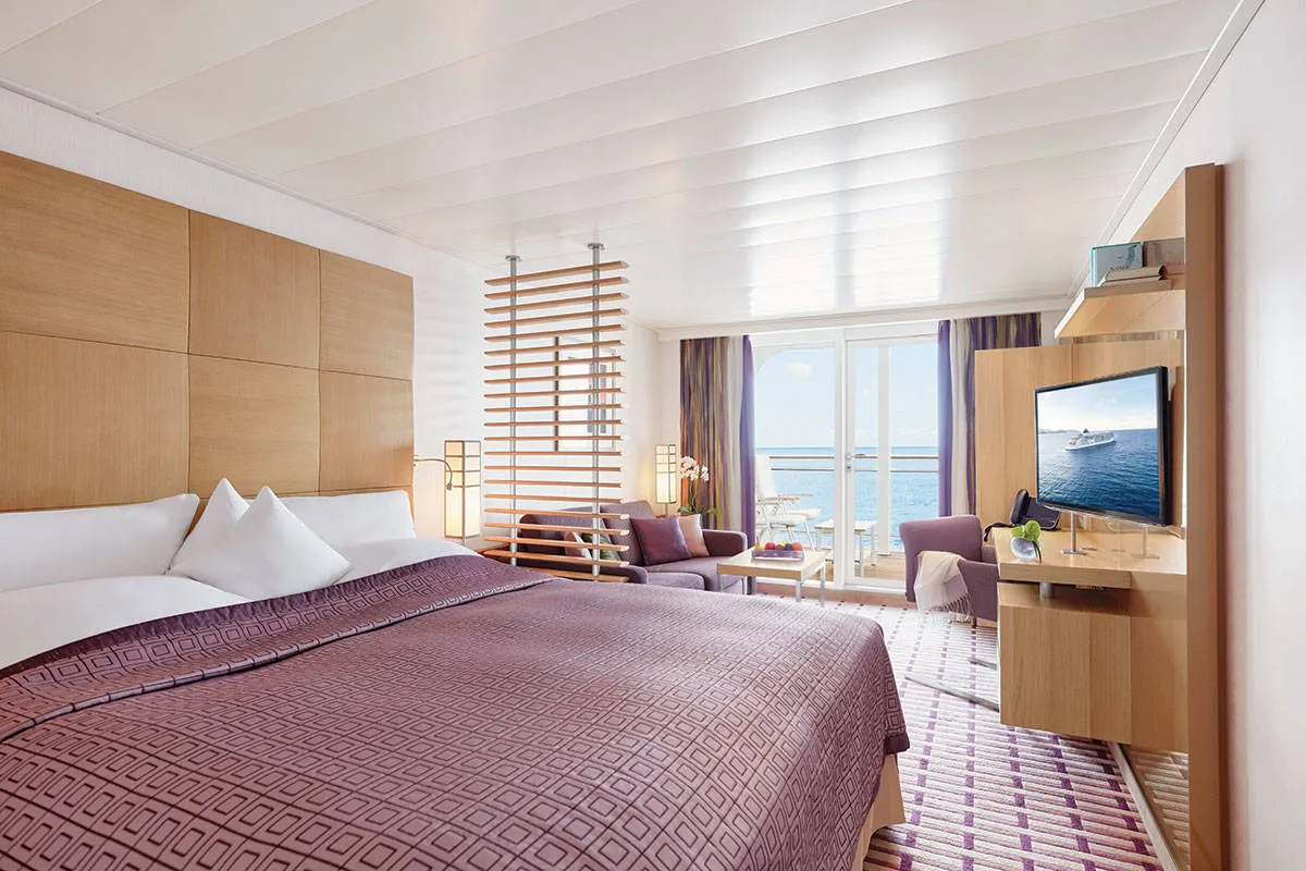 MS Europa 2 Ocean Suite, Schlaf- und Wohnbereich